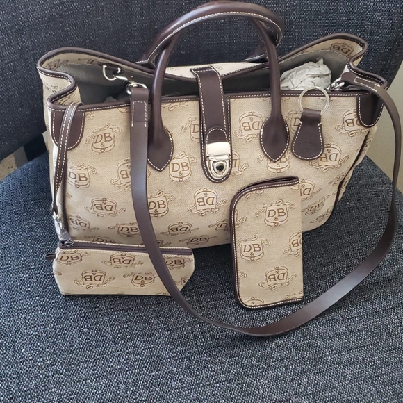 Dooney & Bourke Handbags - Dooney & Bourke Tote with Strap Purse Handbag